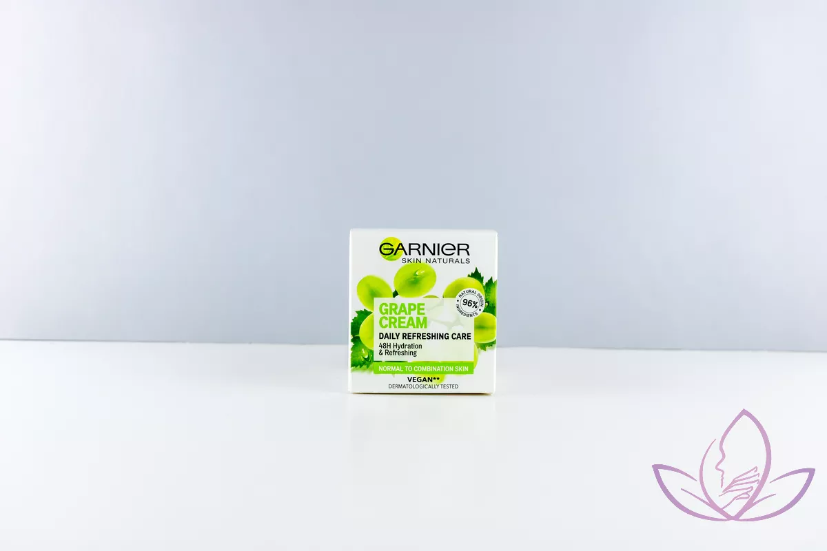 Grape Cream Daily Refreshing Care | کرم مرطوب کننده با عصاره انگور گارنیر - نمای جلویی کرم مرطوب کننده گارنیر با عصاره انگور اصل