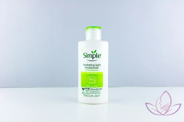 Hydrating Light Moisturiser kind to skin / مرطوب کننده و آبرسان لایت سیمپل - Simple - مرطوب کننده‌ها / Moisturisers